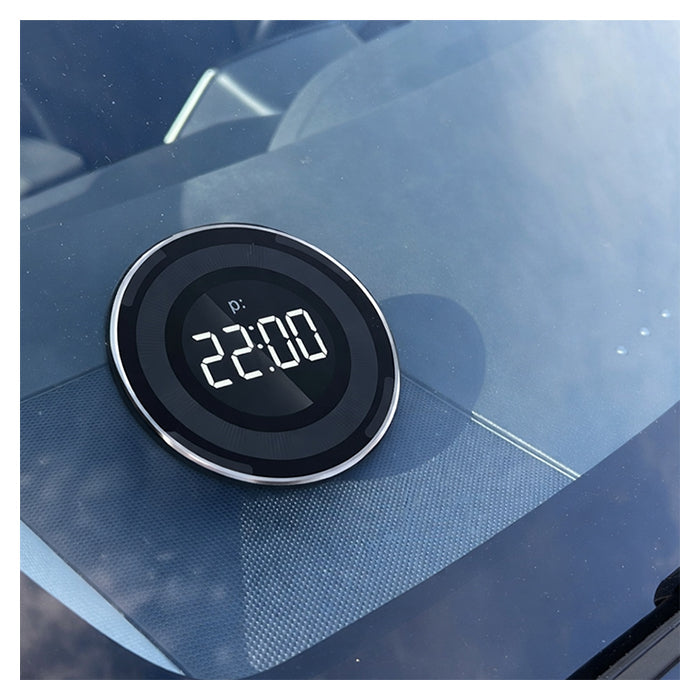 Electronic parking disc with solar cells