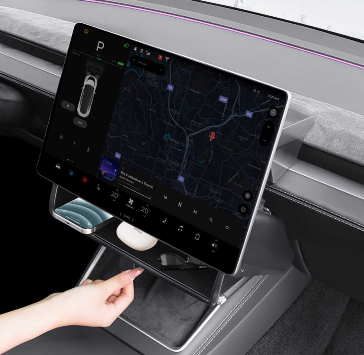 Storage tray under the screen: Tesla Model 3 Highland & Model Y Juniper