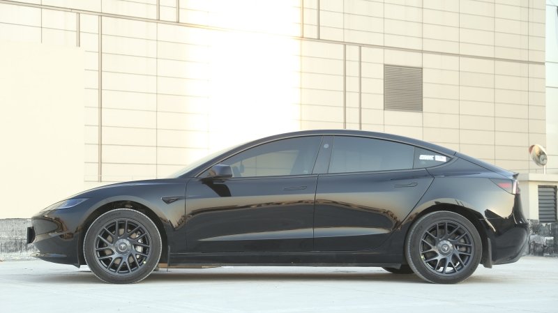 Photon Center Cap: 18" Centre Caps for Tesla Model 3 Highland